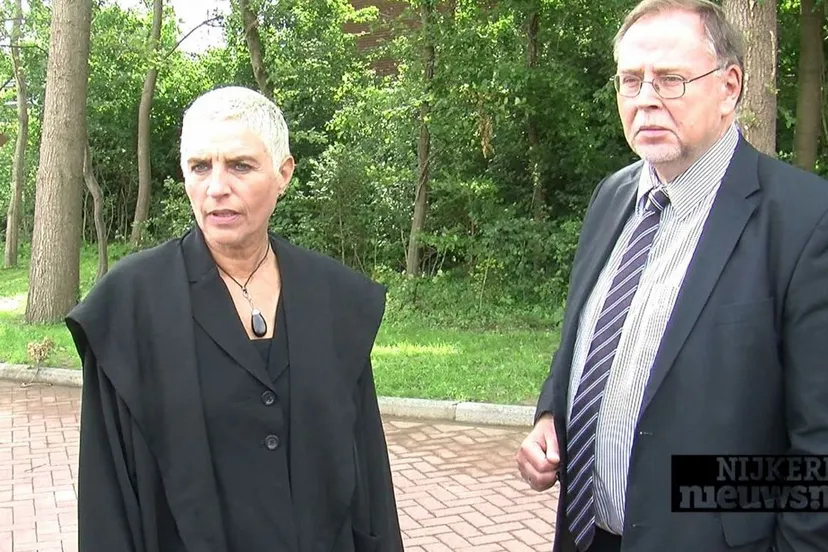 aud0pdztk5jize74wrsgj9ec7 knipsel 38