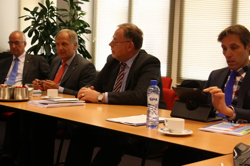 b0mmvy0pzumm972nm0wql08j3 2013 05 24college