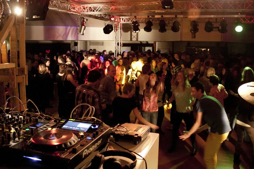 bwth7ktgmvmcrdyy553m8noa9 2013 09 09 dorpshart26