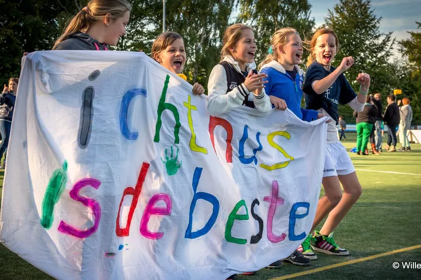 c4jdp3owjsa85fii1eoythqmr 2013 10 04 schookorfbaltoernooi 014