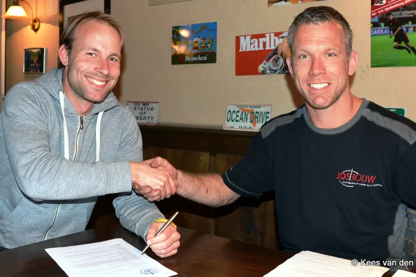 cjla42tracdn136xquof6i25z 2014 04 14 veensche boys contract guus verhoef