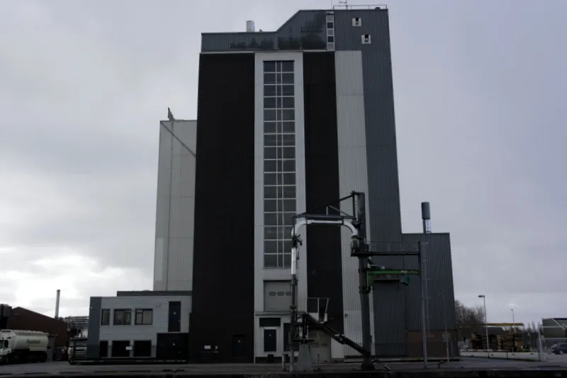 cjom4q60jpm2a23du4u4o82nf 216440