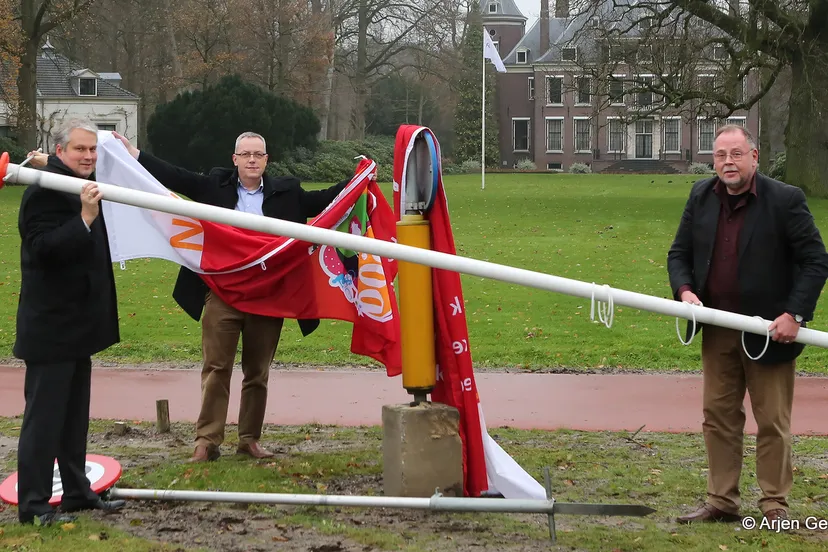 cupf9gbv4c94oqo2ggkczfl6x 2013 12 09 vlaggenactie