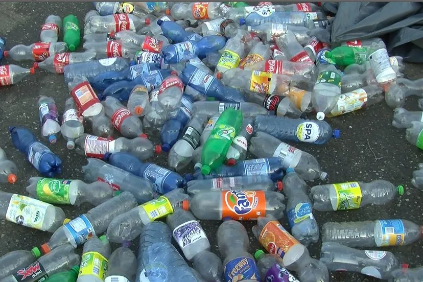 ddaoymb2asyf8mp2c4n5qn5nf 2013 12 03 lege flessen