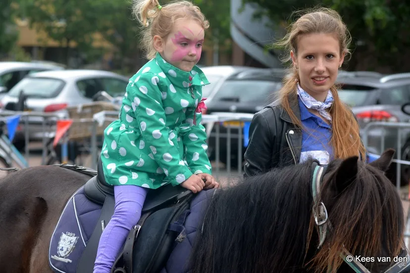 e2m197w5lip27yzas6q6ugk4g 2014 06 14 boerenmarkt corlaer 1