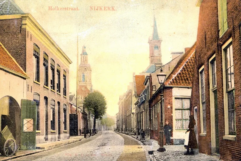 eaetaf7gl5lrwxastgbqf7tt0 2014 10 02 holkerstraat met katholieke kerk en grote kerk