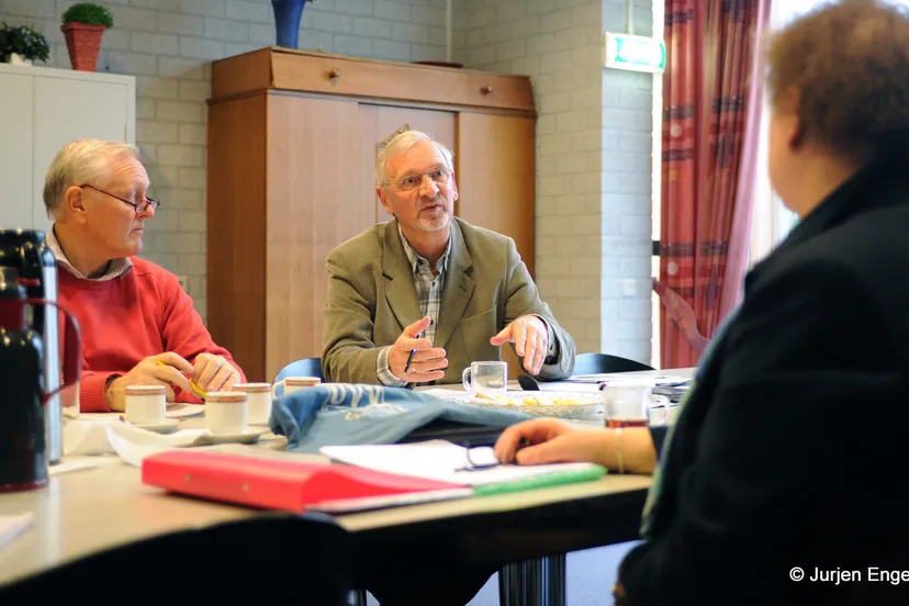 ee41wpxokf9bxc6wqenwbu8t3 2013 10 15 bestuur uvv