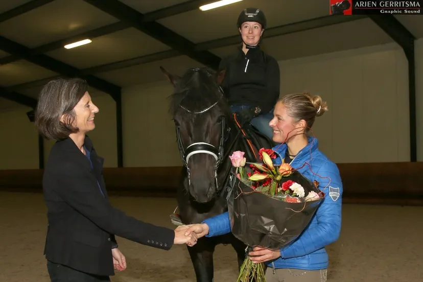 f133azcqabu4yjg6rs47r3sou 2014 12 19 2014 12 19 adelinde cornelissen en marly klein 01