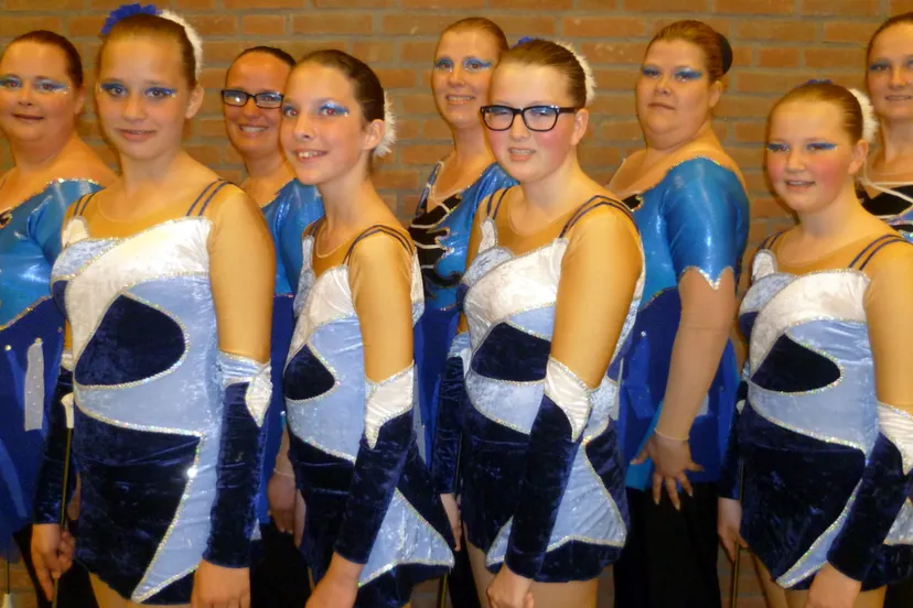 fhm16yian3fkpyxjej6059gj7 2014 06 22 majorettes