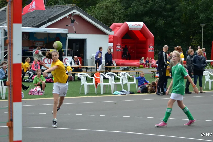 fusjct3p3f10u2bk4skcdt9uo 2013 10 13 schoolhandbal voice 1