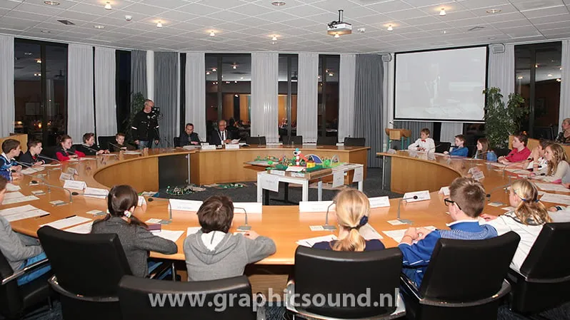 g46kohhzvjrtmftzy0ewak496 2013 03 19jeugdgemeenteraad02