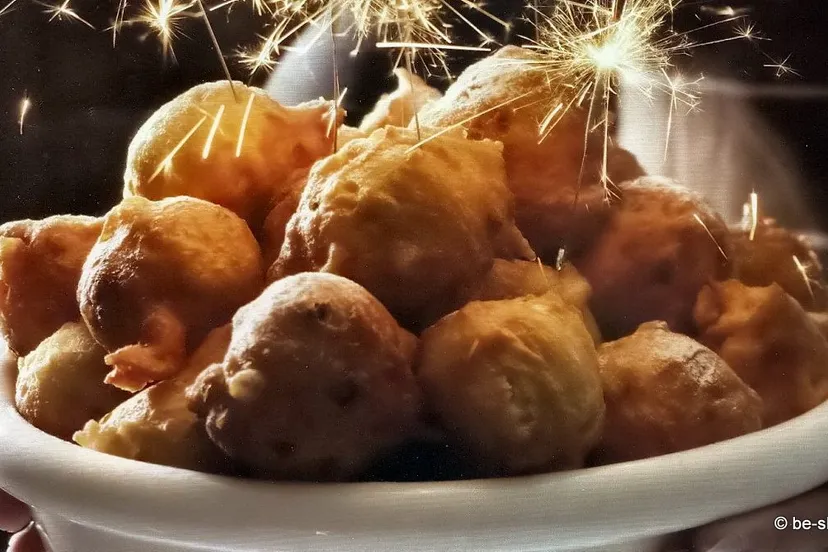 g61gy69aeaf35zjar8m4i5qot oudennieuwheerdefeestelijkeoliebollen