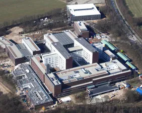 h0eup09owj0wnqiid7dfdiskm foto links meander2