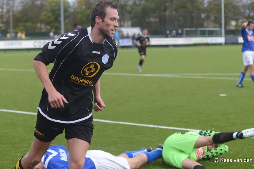 hedz5mgr9p7p3i1011mzz7qya 2013 11 09 veensche boys vvop 9 11 ferdi goal1