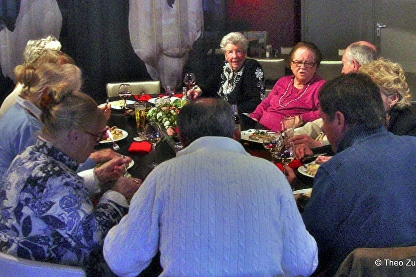 hr8hysm6utwcin7jy2ax847v5 2014 03 15 aanschuifmaaltijd2