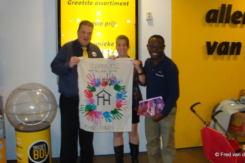 hvpvrrc1q3wui9r9k1msy8qtp 2013 10 13 ghana 1