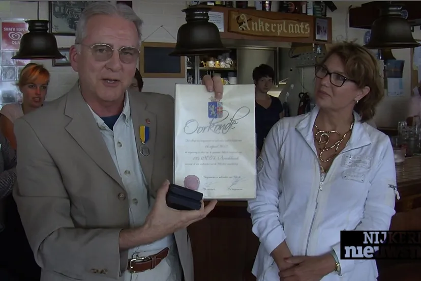 i49mwn0p0zvcaxthgljeg2e50 2013 07 04 zilverenerpenningbrockband