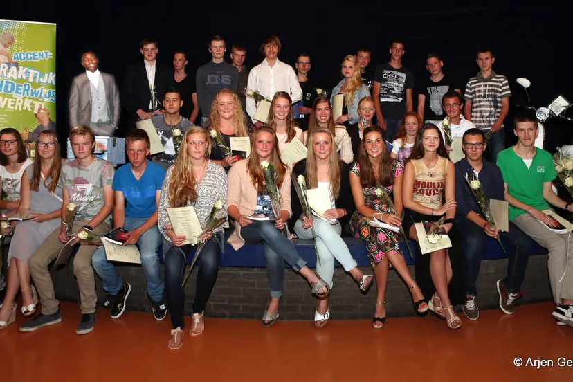 ijzhzqk12cg8bzy4r90hnbzjd 2014 07 18 accent de geslaagden met hun startkwalificatie arbei