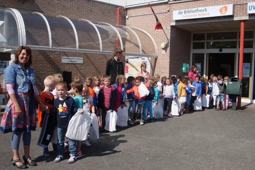 iwl6h73l50gj8c360xup2nljl 2013 06 07biebleesfeest trollemol 006