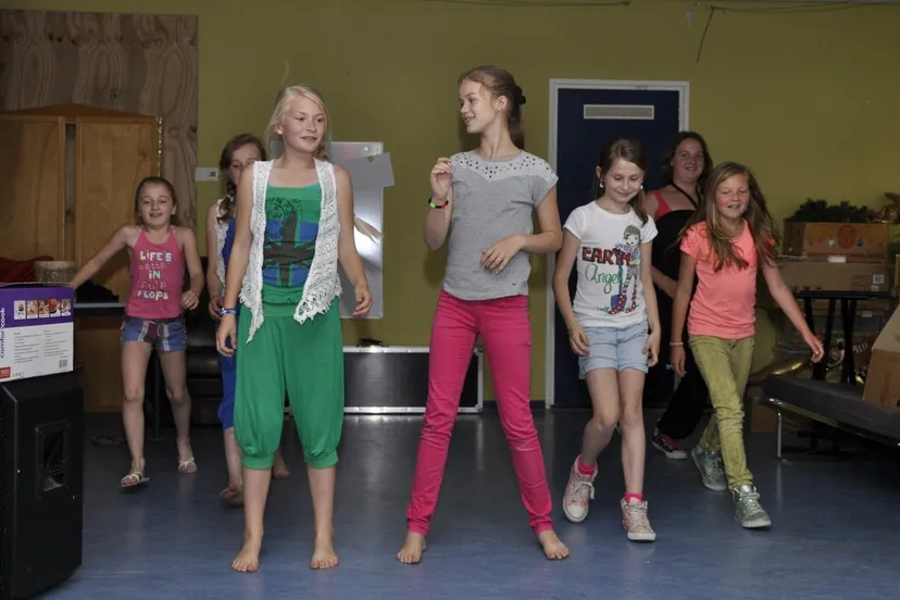 iyi0u4x8hkud7kl4bhrnvlw6o dsc0002