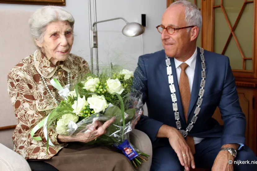 j1ir9542orw069rcpa03jmag9 2014 06 16 beckers