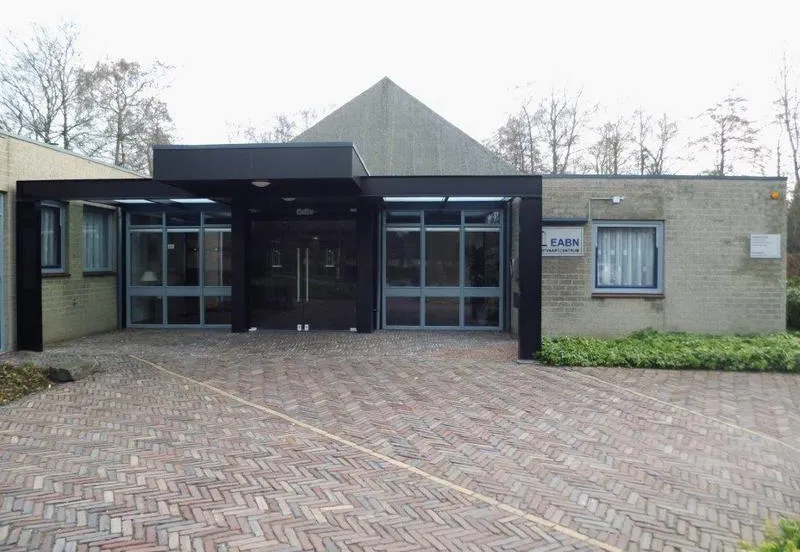 j25sh2iwbezmktff4emri4k2c 214931