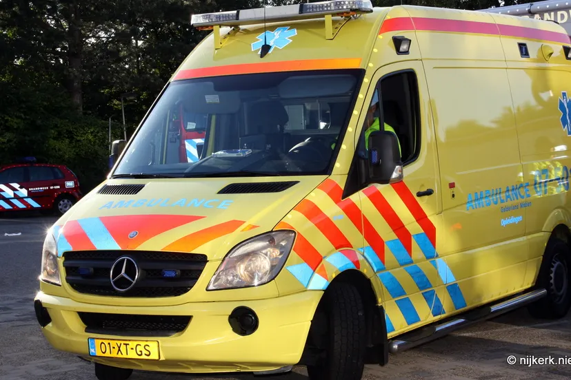 jjji2pmaigxwwh9znioskqmoe ambulance 4