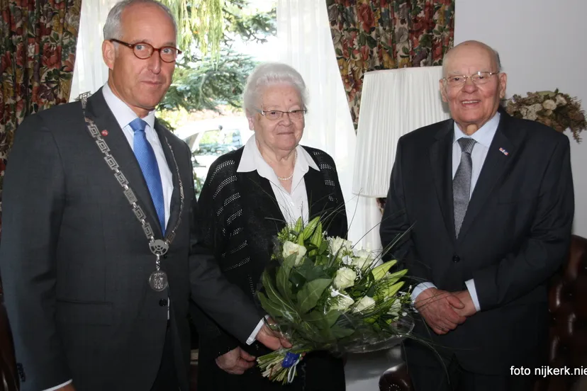 ju4vnvmr2thdytcs0li5tj003 2013 09 30 echtpaar