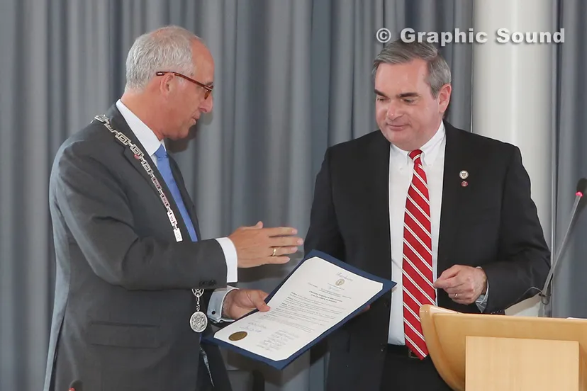 k99glsh16twdbloa3ymz73awb 2013 06 28nijerkschenectady0