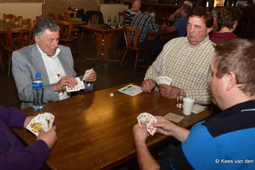 kbg398bhep1l9fzdyxgd447ys 2014 03 24 veensche boys klaverjassen swart 1