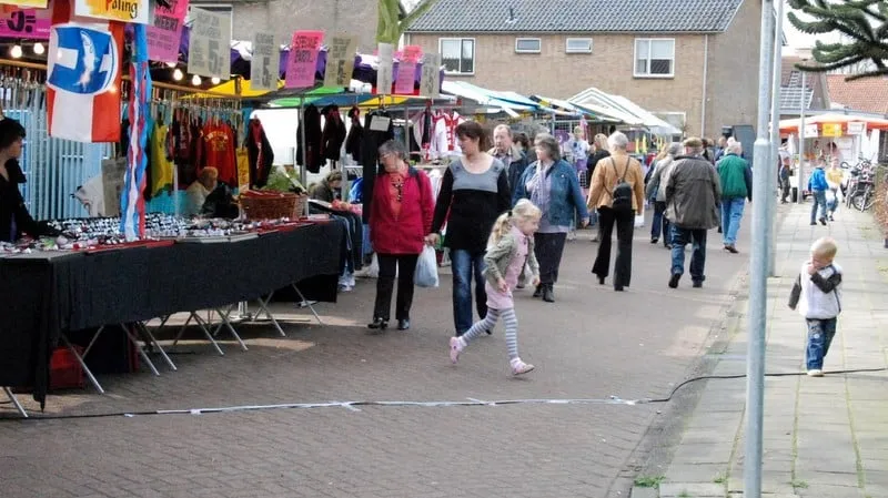 kexp95xnf6cbjhrmgihsud8kd 2013 04 01concordia braderie 2