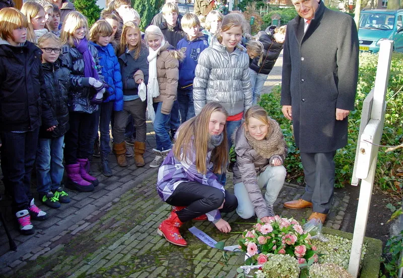 ks40ucm5izlrb2n1a3k80o5s6 192832