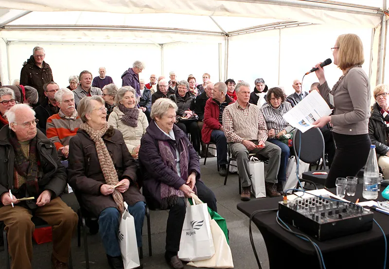 lclc9tan54bbv1wqehuezsrxt 2013 03 20seniorenbeurs4