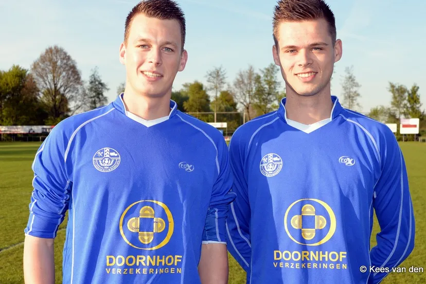 ok7b65zefffpj8f3zb9x3itxq 2014 04 17 veensche boys contract beukers kroonenberg