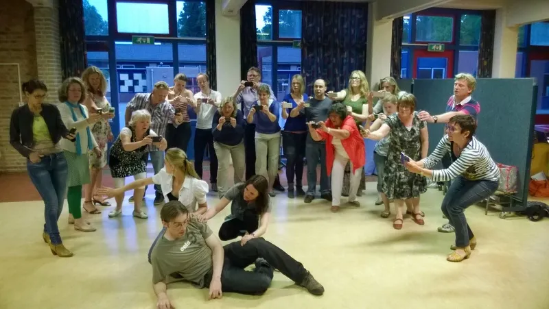 pyaugbf07on2sc8h6h6x3p6ib held of hype foto 1