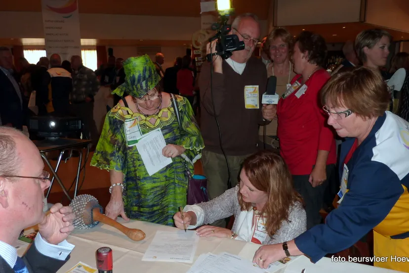 q1qzpfd2j9zz7kzcnzv7ivili 2013 09 28 beursvloer hoevelaken