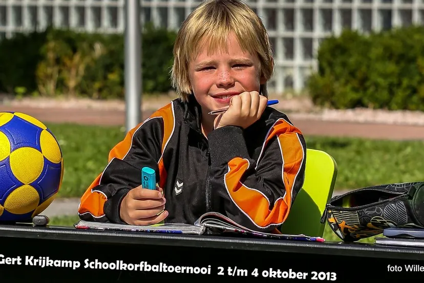 q5z4ul4hg4eq3eh5vr223y6iy 2013 09 25schoolkorfbal2013mettekst