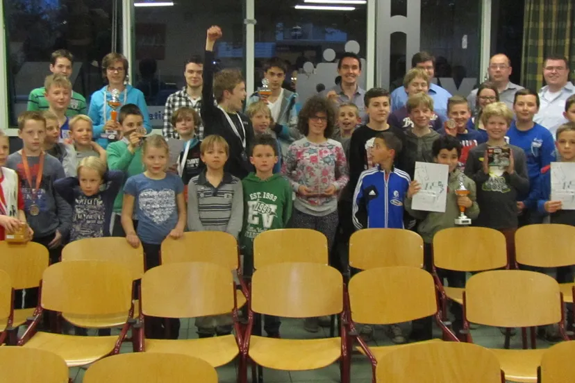 qag3299urw5wz4hpvpxetzp1w 2014 04 12 jeugd en instructeurs hsg