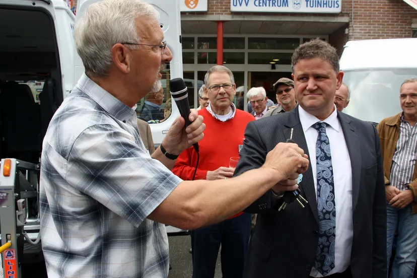 qmxgpsde035bnrd352799rtda 2013 05 30uvvbus01