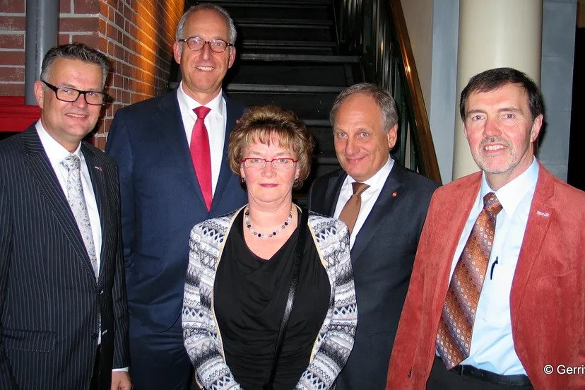 qxsjhpvrdgcyb8nh4fz64378v 2013 12 12 bestuur nijkerk600