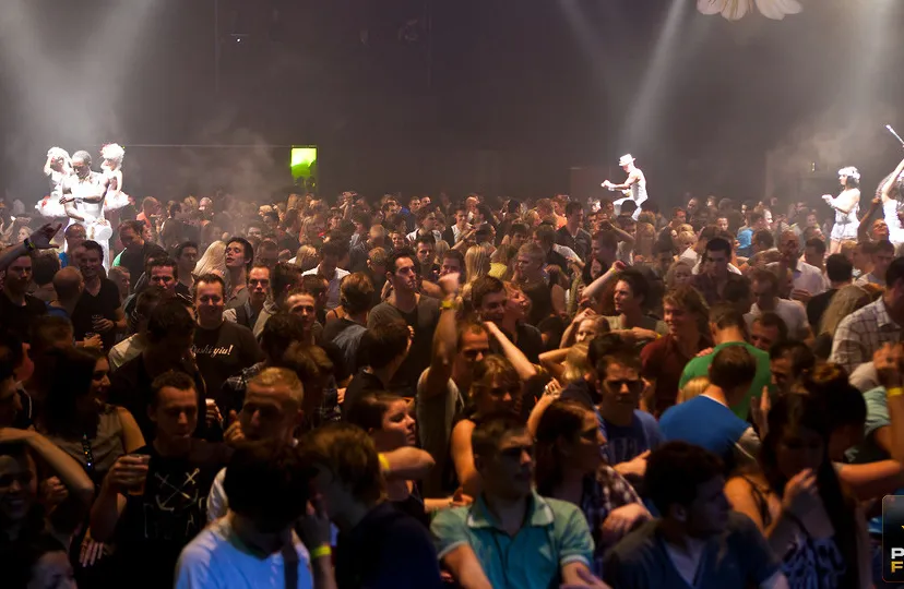 rhg4d827cshol8q1oak61713j 2013 11 13 the central dome