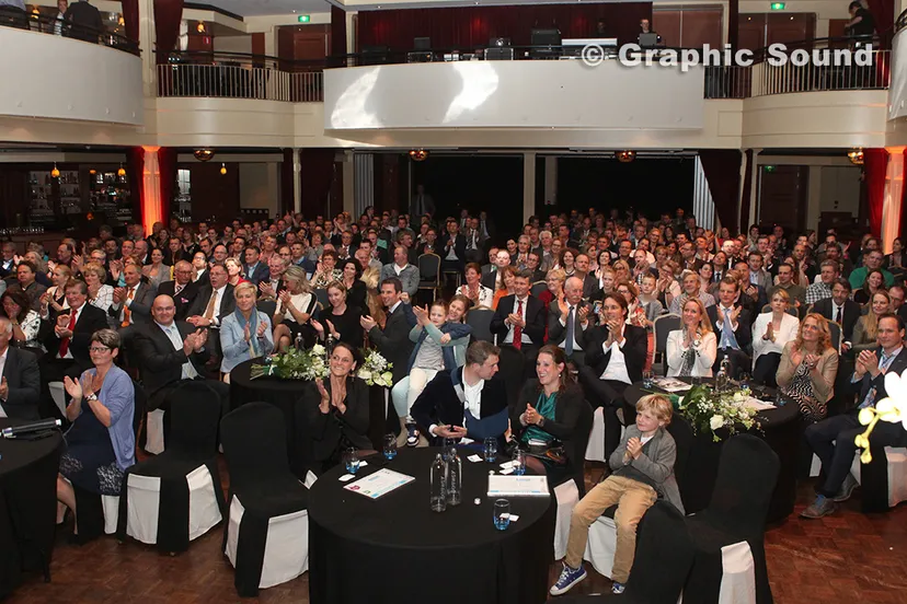 rr875ug3xzheomk3vwopz2n3j 2014 04 07 business event 010