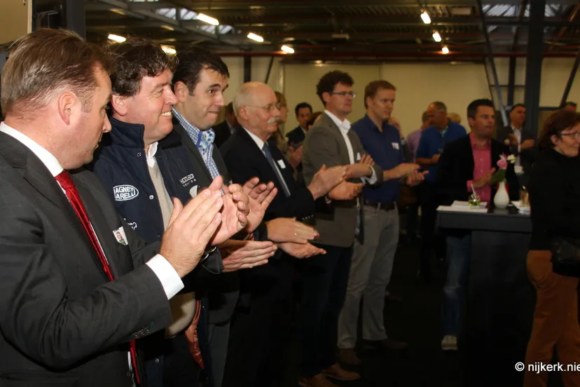 ryyvo2s3s43lr0jdo5r7anim1 2013 11 01regionale ondernamen beurs 1