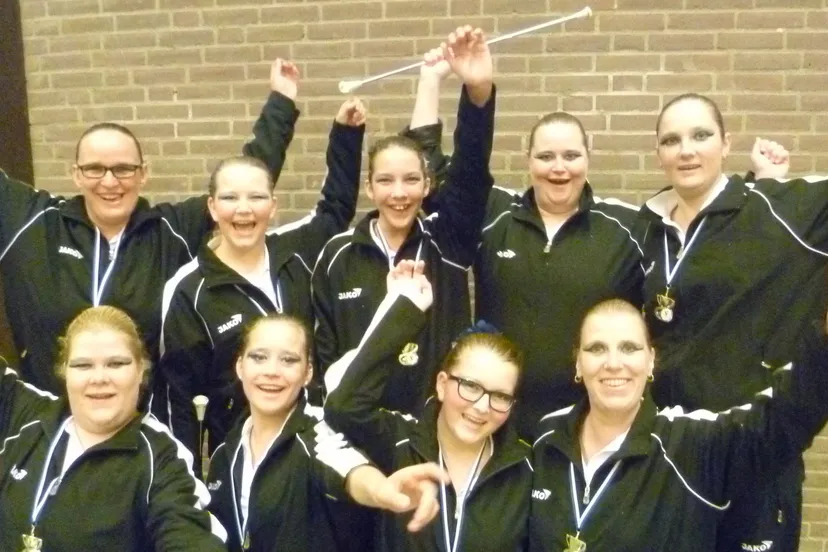 s9s34xaund1dkk8xw03kq04ts 2013 11 04 majorettes