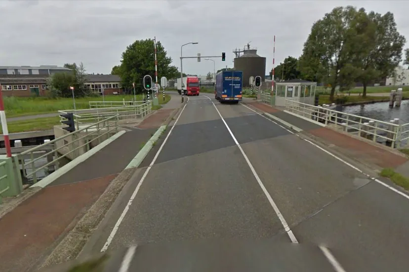 sfk4kd81i2khceh0no823iwb2 2013 09 08 brug over arkervaart