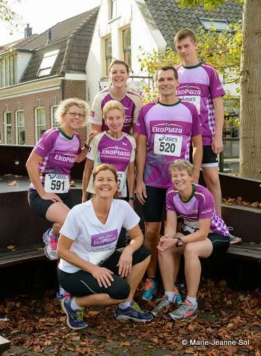 sr1zp214enddyardtcvlmjtmm 2014 10 12 ekoplaza runners arkervaartloop 2014