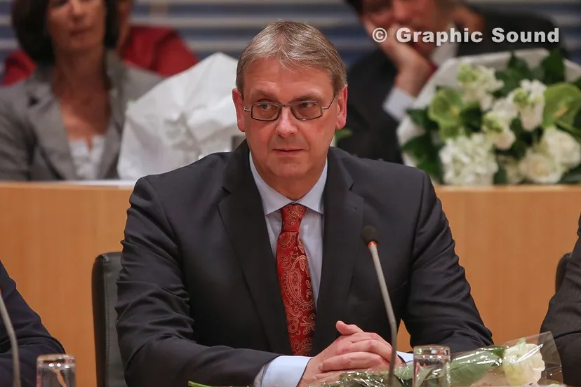 standaard nijkerk politiek joop van ruler