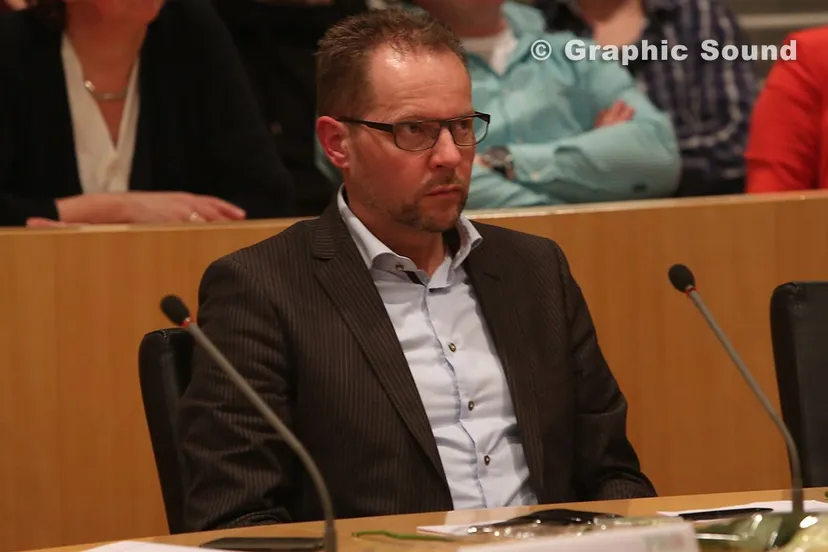 standaard nijkerk politiek ren ruesen 1