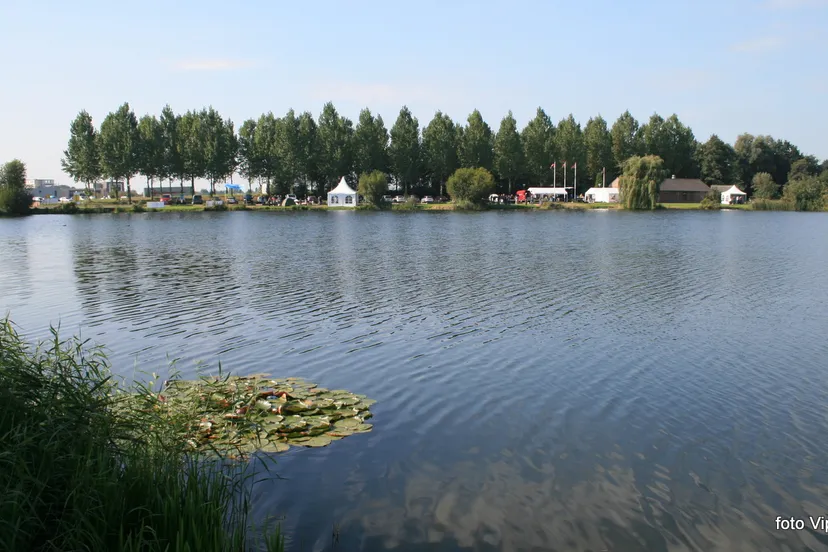 t43mz2e4xgt06h0igslbyxnyc 2013 09 26 karper watergoorplas