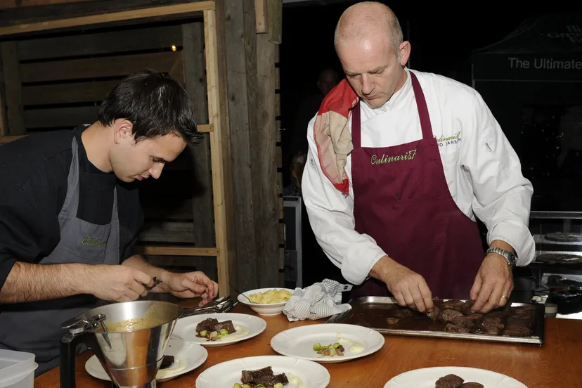 t51p1q7qc69yay0415wrbzfmf 2013 09 02 live cooking